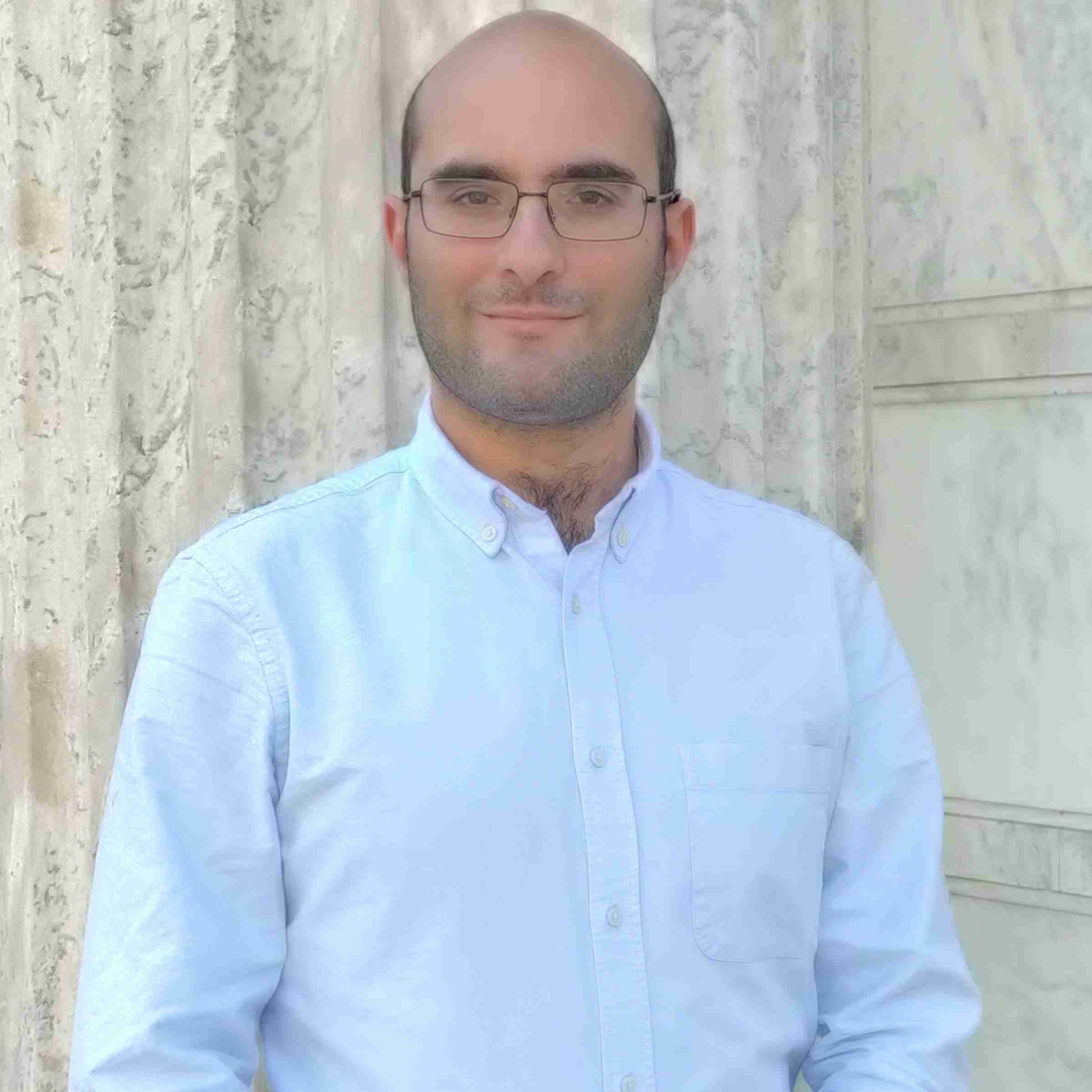 Dr Alberto Pecoraro